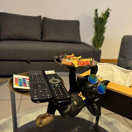 Appartement De Luxe Entierement Renove - Proche Aeroport De Bruxelles, Quartier Chic エクステリア 写真